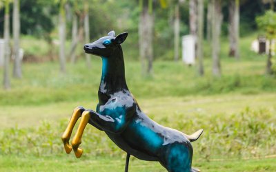 动感梅花鹿――生机勃勃的大型户外景观雕塑