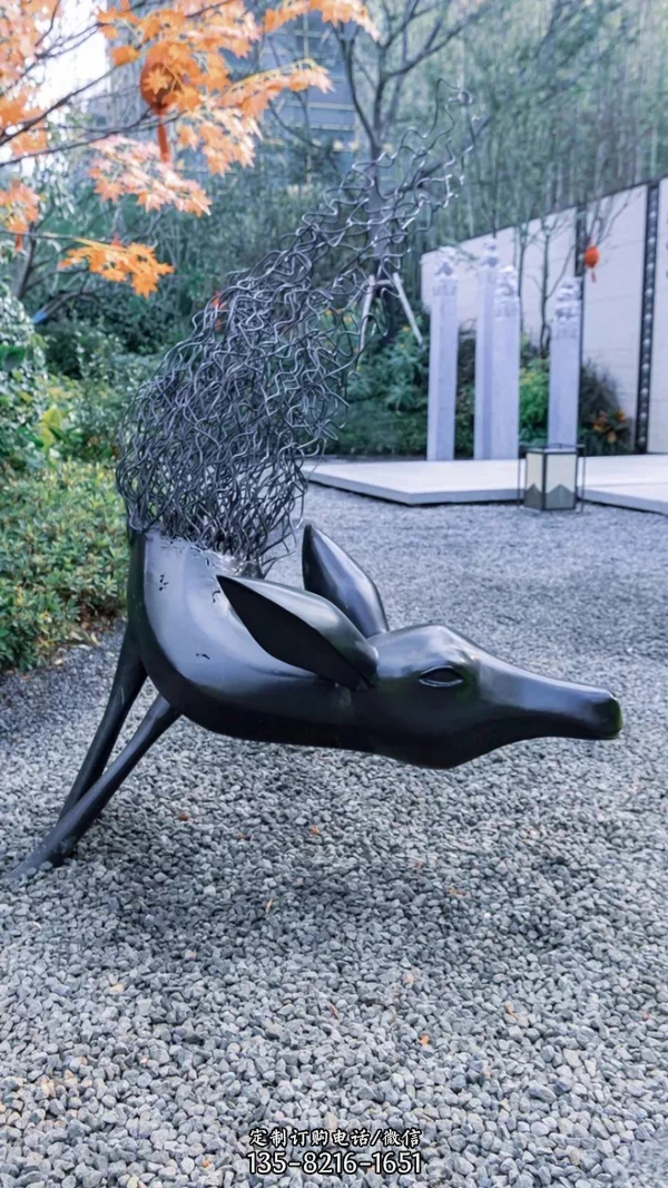 公园创意抽象不锈钢鹿雕塑